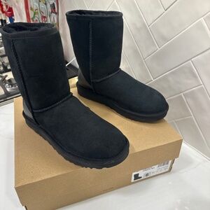 Ugg Australia Womens Black Classic Short II Metallic Boots Size 6 NIB